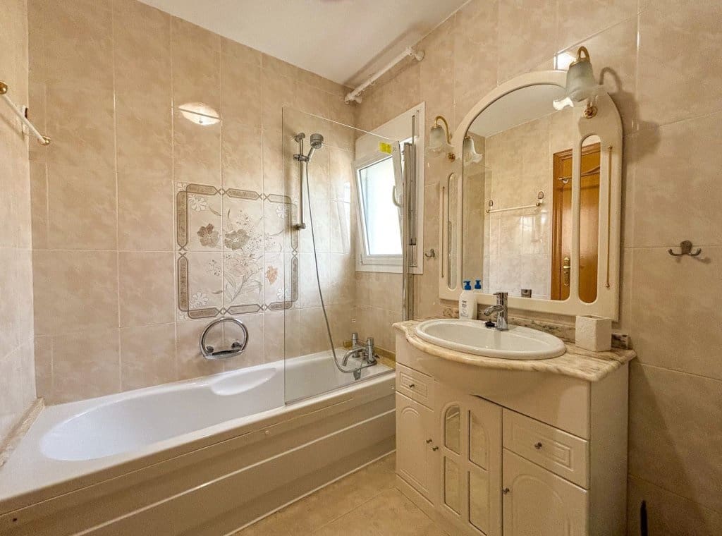 4 soveværelse Villa til leje i Cabo Roig med swimmingpool garage - € 3.500 (Ref: 8215732)