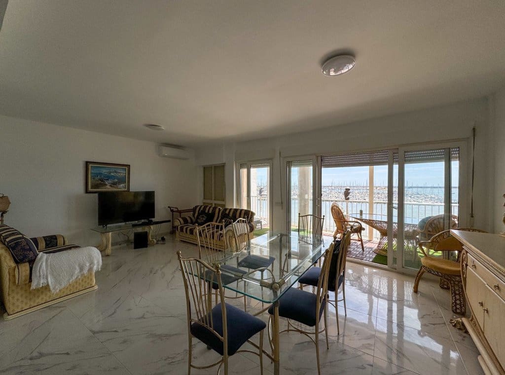 3 bedroom Beach Apartment for rent in Torrevieja - € 2,000 (Ref: 8358550)