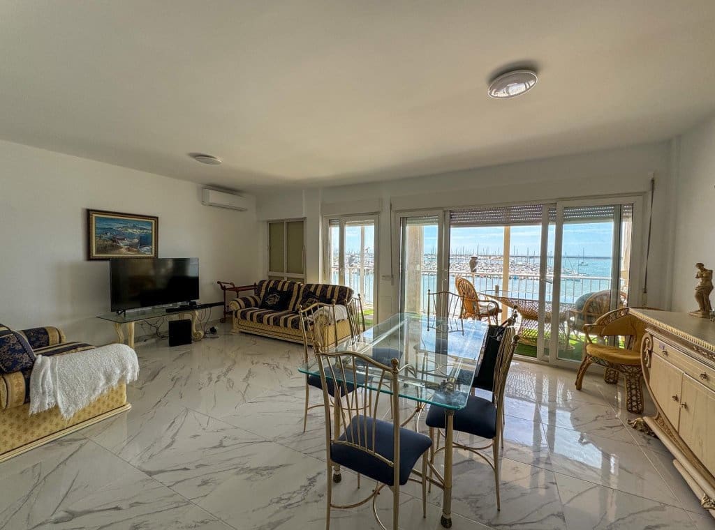 3 bedroom Beach Apartment for rent in Torrevieja - € 2,000 (Ref: 8358550)