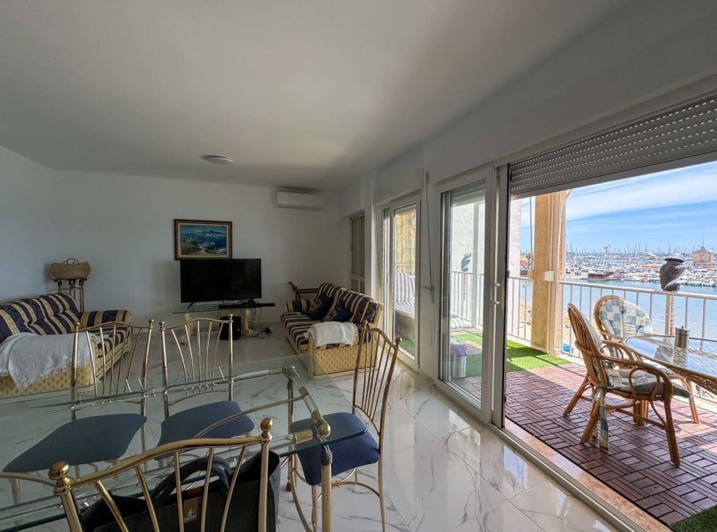 3 bedroom Beach Apartment for rent in Torrevieja - € 2,000 (Ref: 8358550)