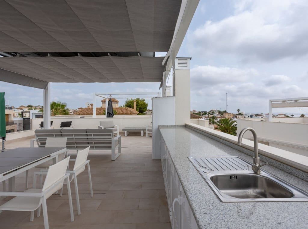 2 soveværelse Penthouse til salg i San Miguel de Salinas med swimmingpool - € 318.000 (Ref: 8372516)