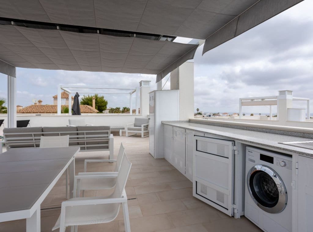 2 soveværelse Penthouse til salg i San Miguel de Salinas med swimmingpool - € 318.000 (Ref: 8372516)