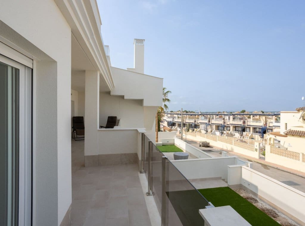 2 soveværelse Penthouse til salg i San Miguel de Salinas med swimmingpool - € 318.000 (Ref: 8372516)