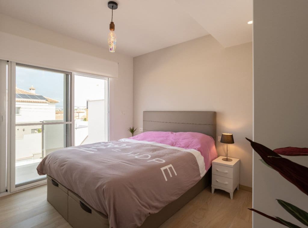 2 soveværelse Penthouse til salg i San Miguel de Salinas med swimmingpool - € 318.000 (Ref: 8372516)