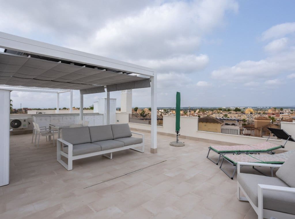 2 soveværelse Penthouse til salg i San Miguel de Salinas med swimmingpool - € 318.000 (Ref: 8372516)