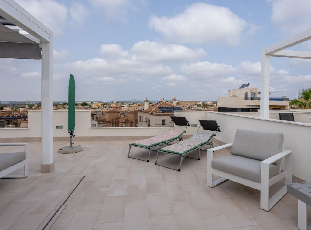 2 soveværelse Penthouse til salg i San Miguel de Salinas med swimmingpool - € 318.000 (Ref: 8372516)