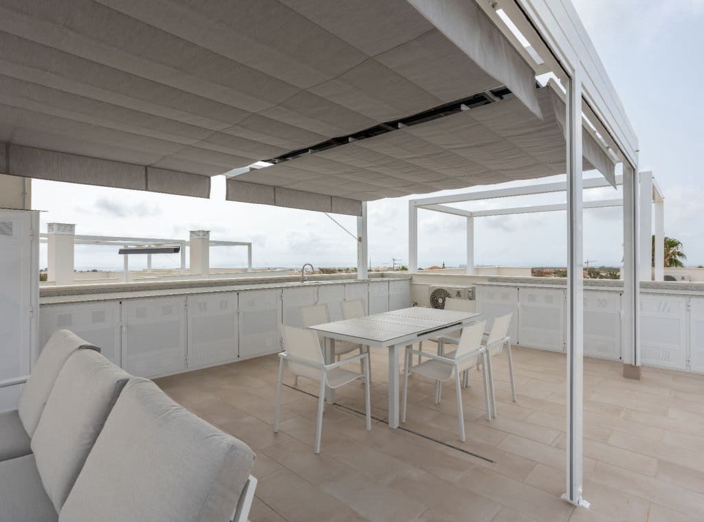 2 soveværelse Penthouse til salg i San Miguel de Salinas med swimmingpool - € 318.000 (Ref: 8372516)