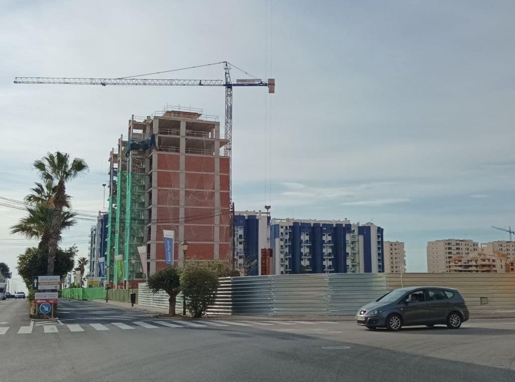 2 chambre Appartement à vendre à Torrevieja avec piscine - 310 000 € (Ref: 8376808)