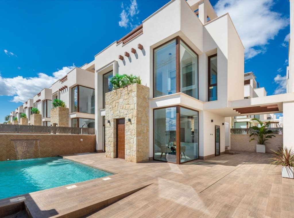 3 sypialnia Willa na sprzedaż w Los Montesinos z basenem - 439 999 € (Ref: 8384925)