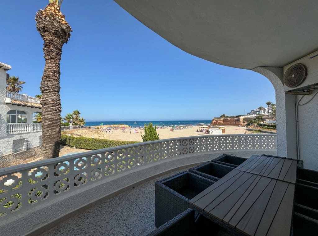 5 soveværelse Villa til leje i Orihuela Costa med swimmingpool - € 4.000 (Ref: 8422870)