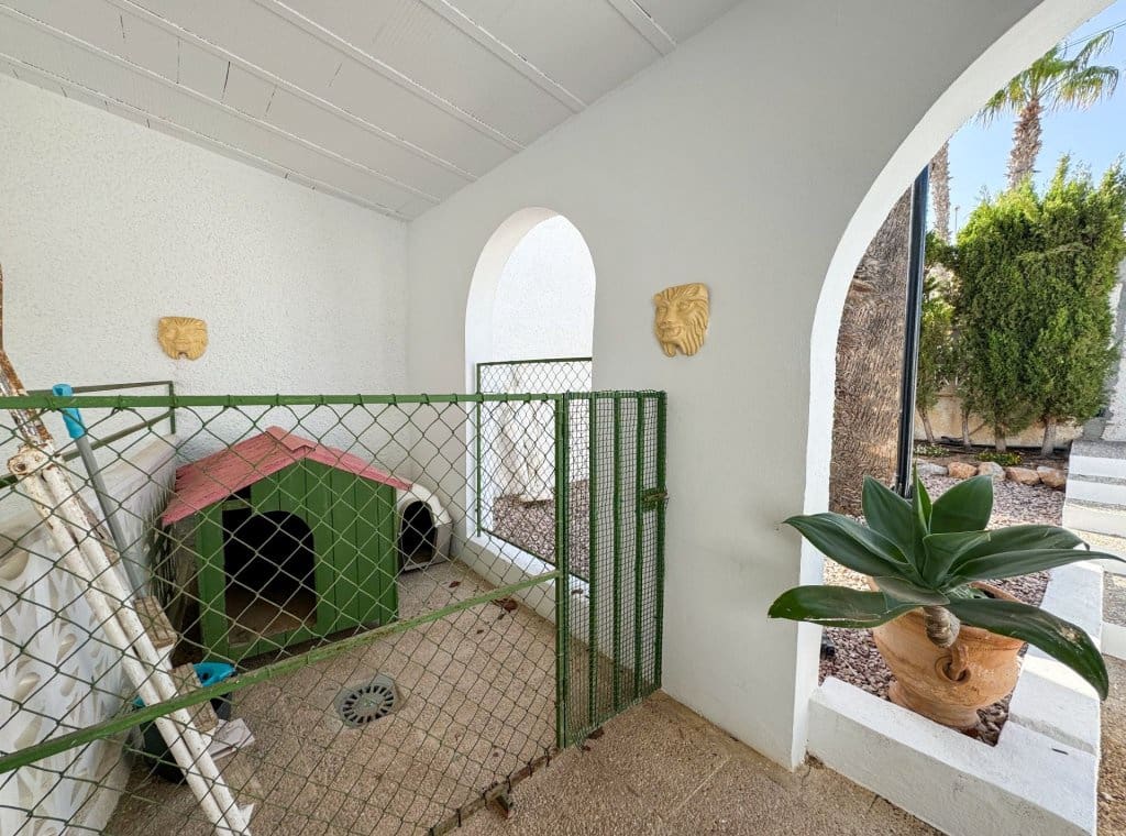 5 soveværelse Villa til leje i Orihuela Costa med swimmingpool - € 4.000 (Ref: 8422870)