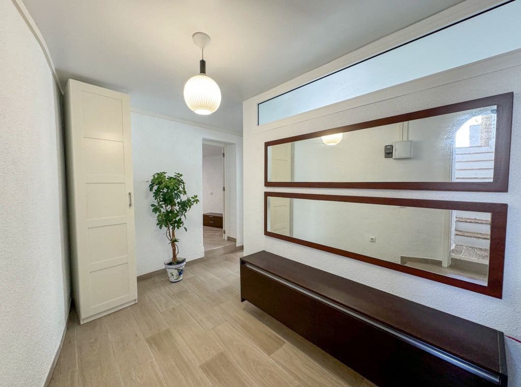 5 soveværelse Villa til leje i Orihuela Costa med swimmingpool - € 4.000 (Ref: 8422870)