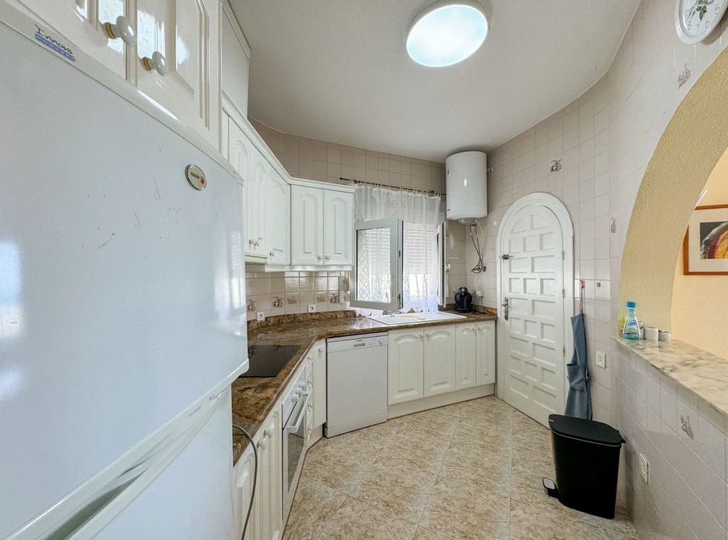 5 soveværelse Villa til leje i Orihuela Costa med swimmingpool - € 4.000 (Ref: 8422870)