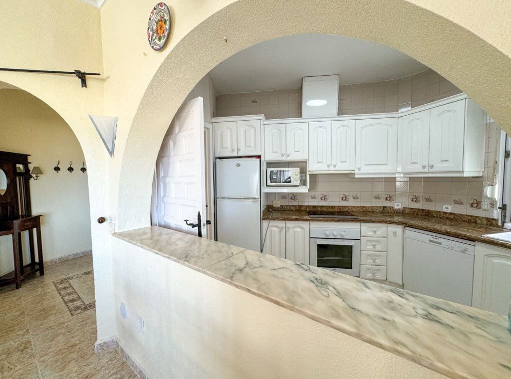 5 soveværelse Villa til leje i Orihuela Costa med swimmingpool - € 4.000 (Ref: 8422870)