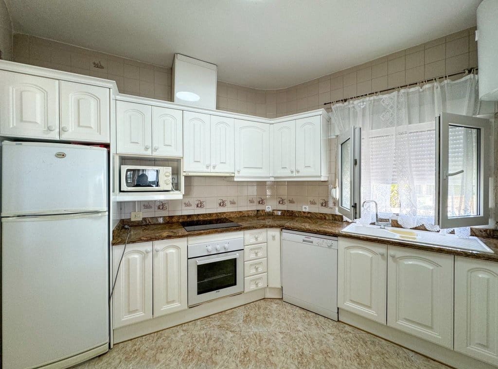 5 soveværelse Villa til leje i Orihuela Costa med swimmingpool - € 4.000 (Ref: 8422870)