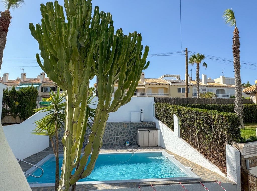 5 soveværelse Villa til leje i Orihuela Costa med swimmingpool - € 4.000 (Ref: 8422870)
