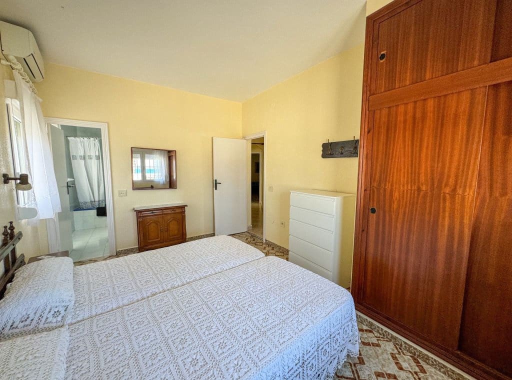 5 soveværelse Villa til leje i Orihuela Costa med swimmingpool - € 4.000 (Ref: 8422870)