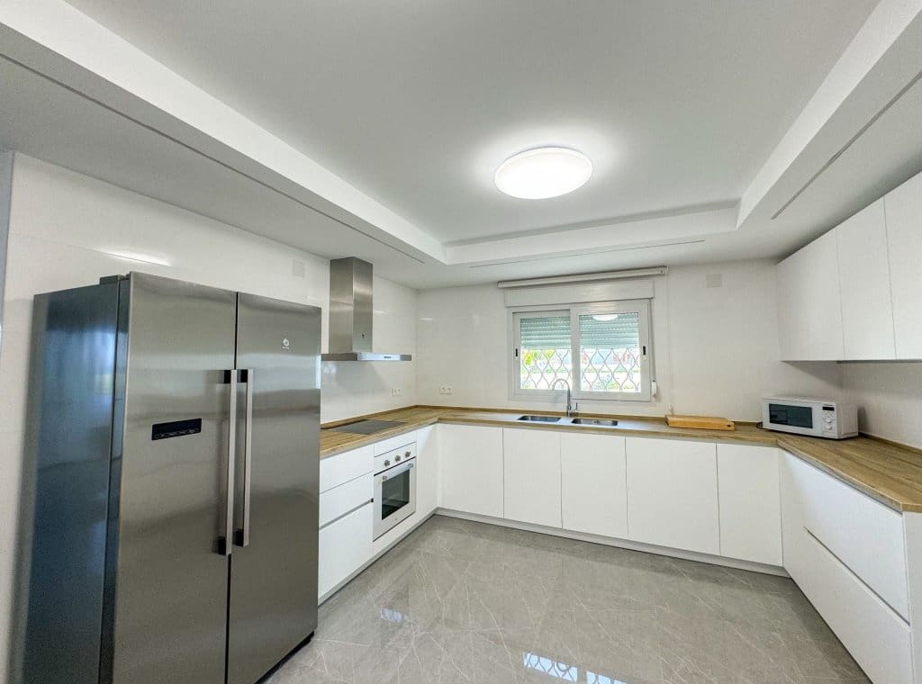 5 bedroom Villa for rent in Orihuela Costa with pool - € 4,000 (Ref: 8426042)