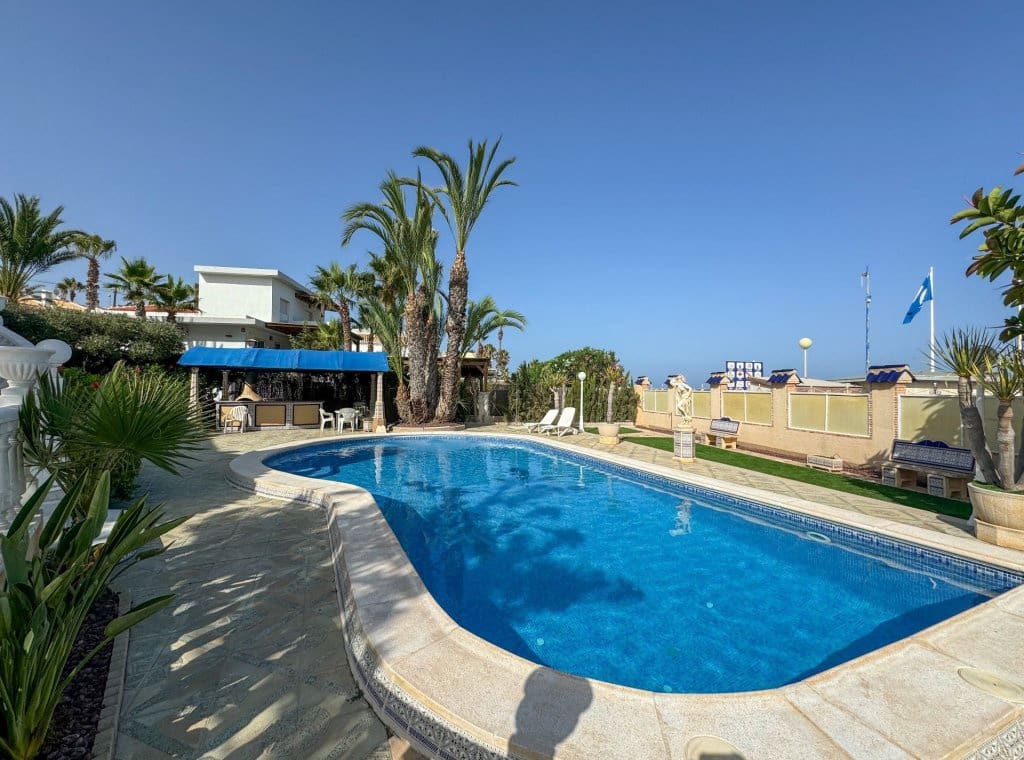 5 bedroom Villa for rent in Orihuela Costa with pool - € 4,000 (Ref: 8426042)