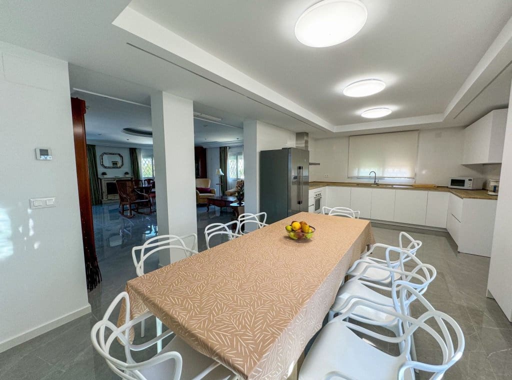 5 bedroom Villa for rent in Orihuela Costa with pool - € 4,000 (Ref: 8426042)