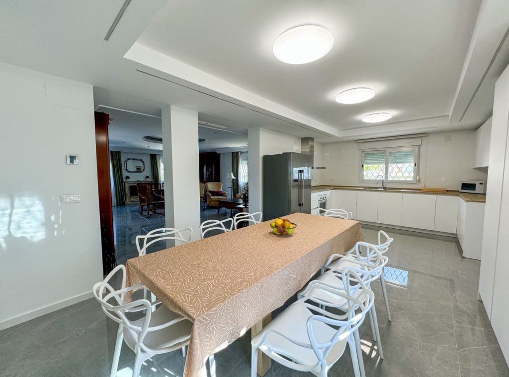 5 bedroom Villa for rent in Orihuela Costa with pool - € 4,000 (Ref: 8426042)