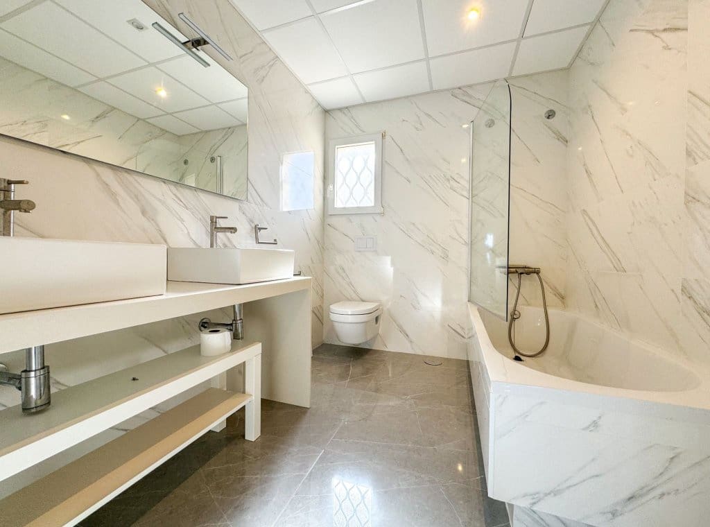 5 bedroom Villa for rent in Orihuela Costa with pool - € 4,000 (Ref: 8426042)