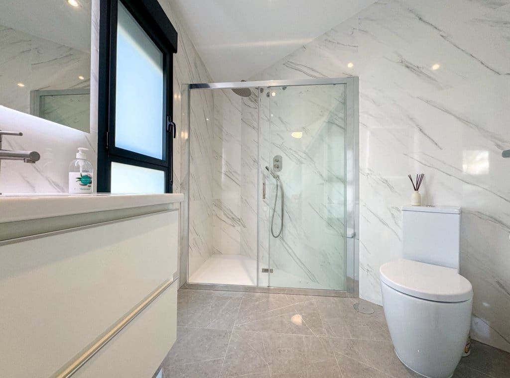 5 bedroom Villa for rent in Orihuela Costa with pool - € 4,000 (Ref: 8426042)