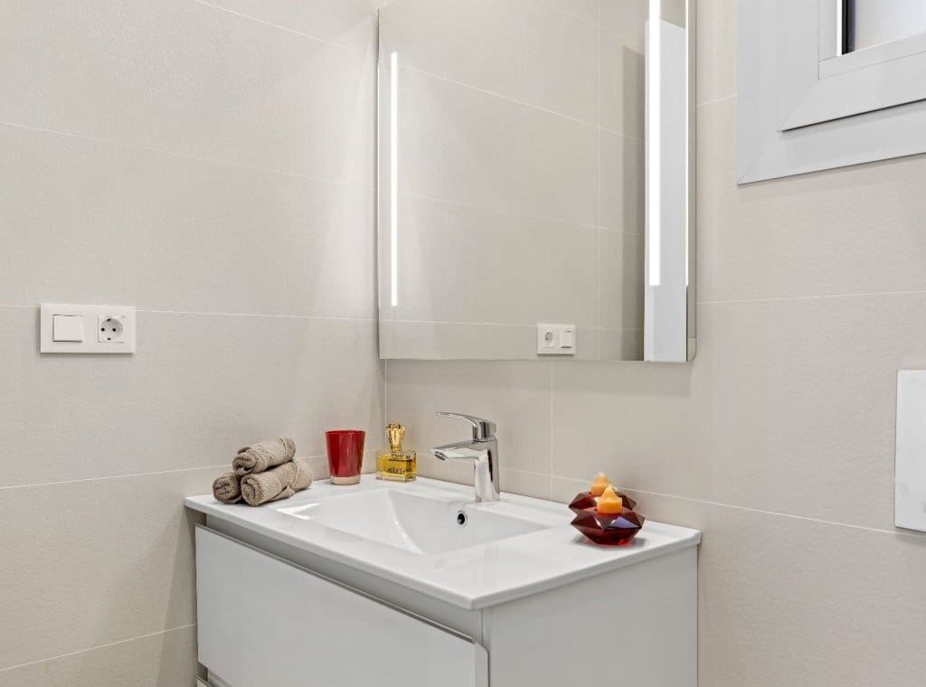 2 bedroom Penthouse for sale in Villamartin with pool garage - € 449,500 (Ref: 8436698)