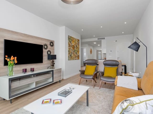 Ático de 2 habitaciones en Villamartin, Orihuela en venta con piscina garaje - 449.500 € (Ref: 8436698)