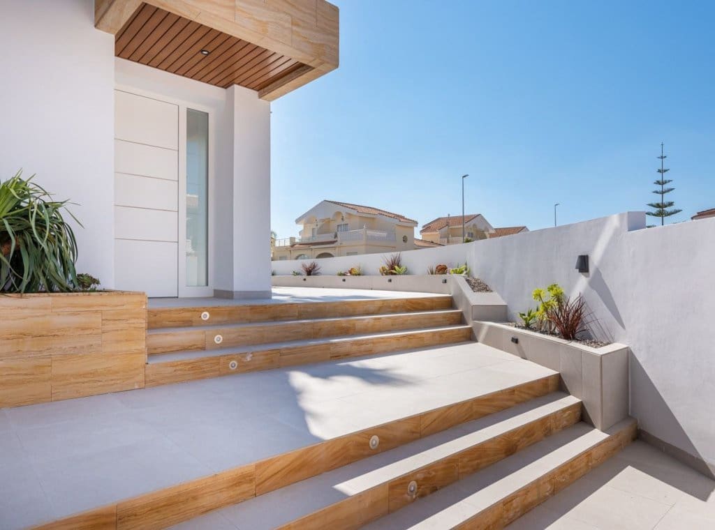 4 slaapkamer Villa te koop in Ciudad Quesada met zwembad - € 985.000 (Ref: 8490682)