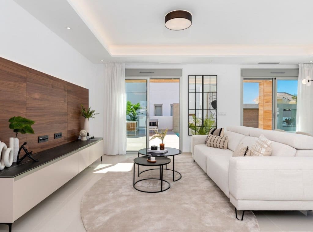 4 slaapkamer Villa te koop in Ciudad Quesada met zwembad - € 985.000 (Ref: 8490682)