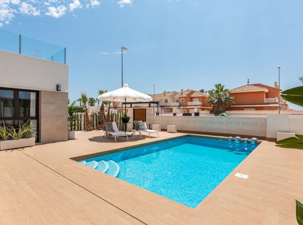 3 bedroom Villa for sale in Ciudad Quesada - € 832,725 (Ref: 8490683)