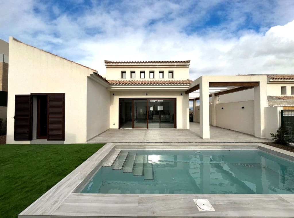 3 bedroom Villa for sale in Algorfa with pool - € 555,000 (Ref: 8670059)