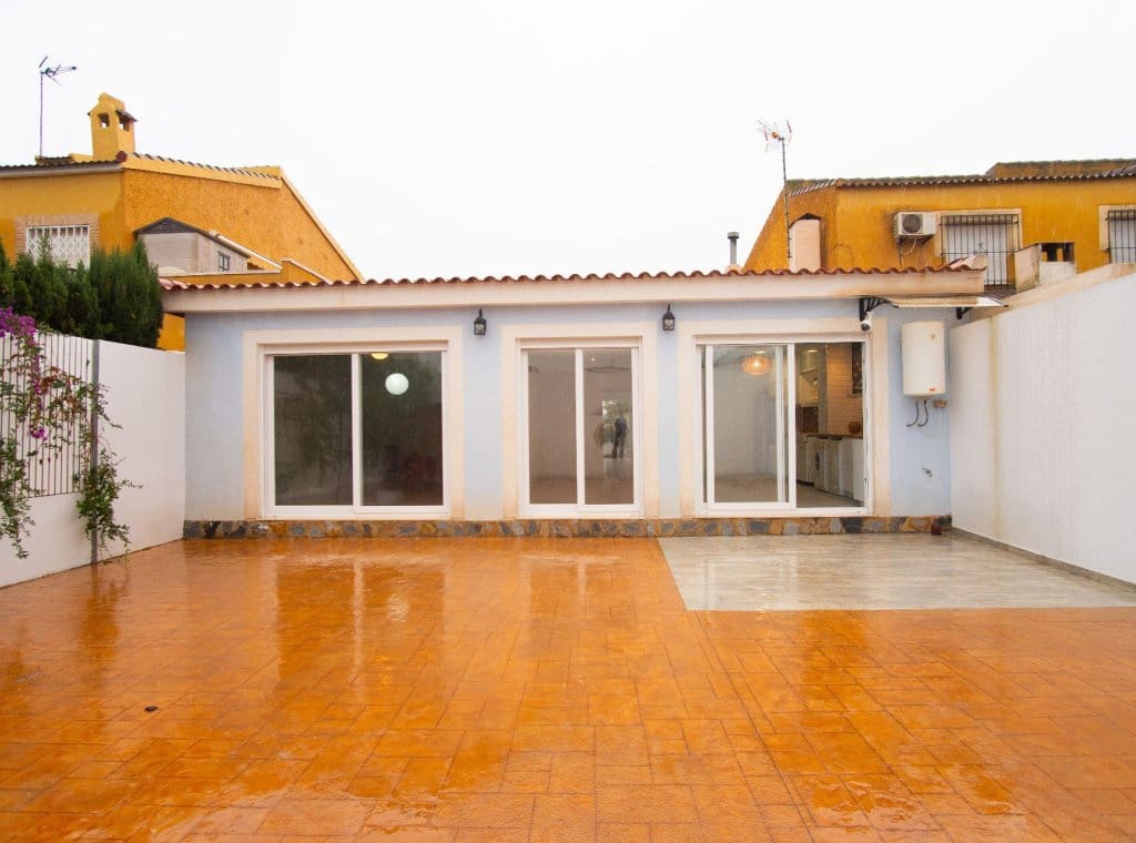 3 slaapkamer Villa te koop in Torrevieja - € 369.500 (Ref: 8690928)