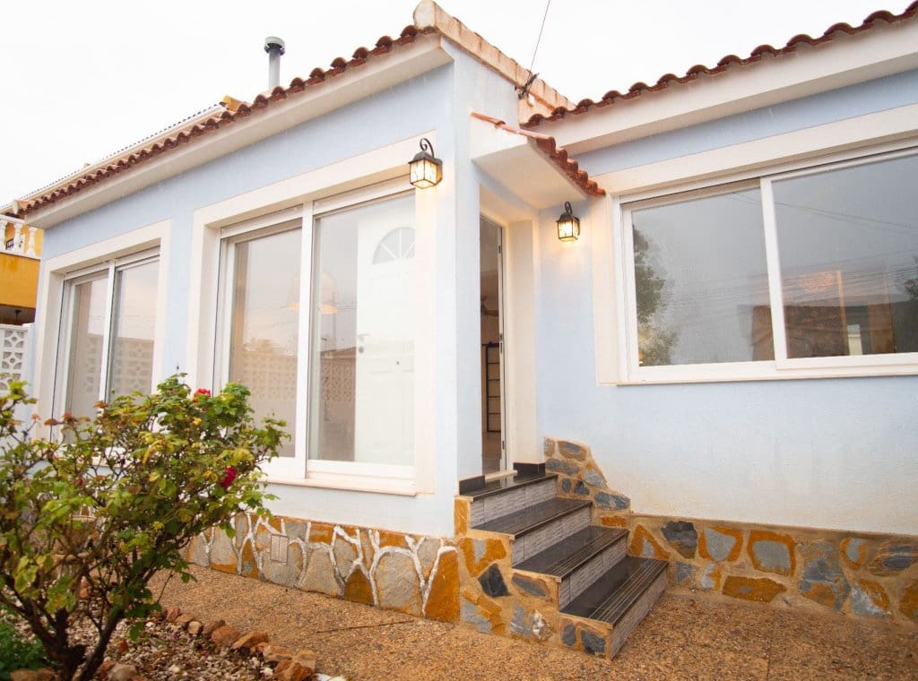 3 slaapkamer Villa te koop in Torrevieja - € 369.500 (Ref: 8690928)