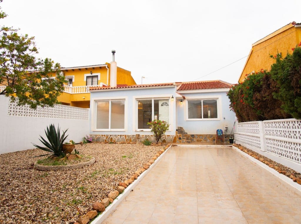 3 slaapkamer Villa te koop in Torrevieja - € 369.500 (Ref: 8690928)