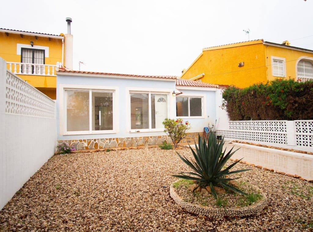 3 slaapkamer Villa te koop in Torrevieja - € 369.500 (Ref: 8690928)
