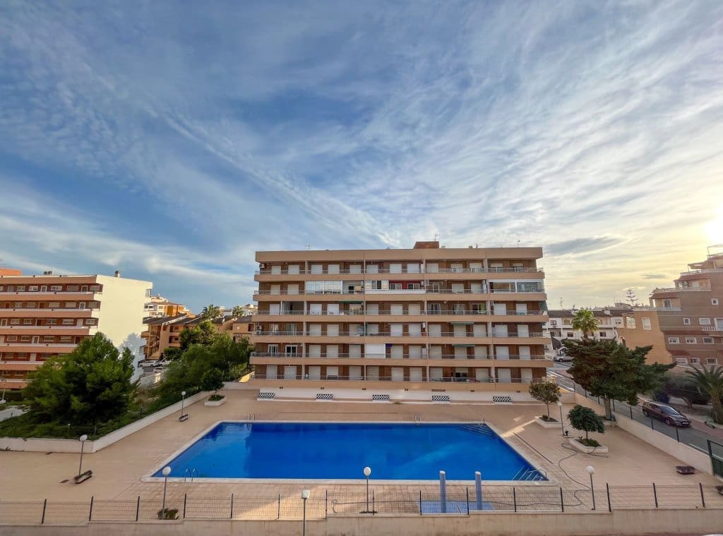 2 Zimmer Apartment zu verkaufen in Torrevieja mit Pool - 199.000 € (Ref: 8729189)