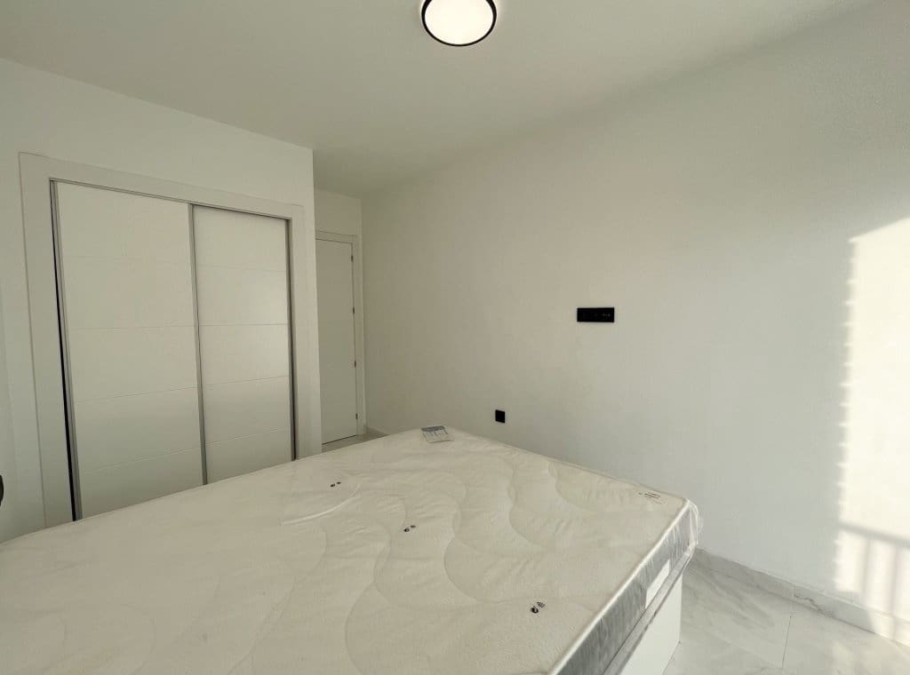 2 Zimmer Apartment zu verkaufen in Torrevieja mit Pool - 199.000 € (Ref: 8729189)