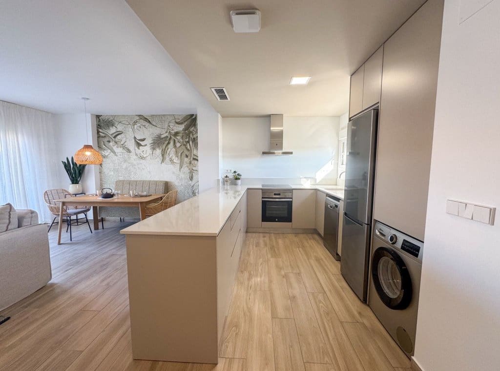 2 slaapkamer Flat te koop in Orihuela met zwembad - € 219.900 (Ref: 8759597)