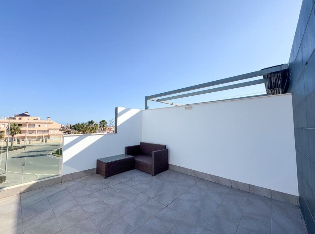 3 bedroom Apartment for sale in Torre de la Horadada with pool - € 430,000 (Ref: 8800668)