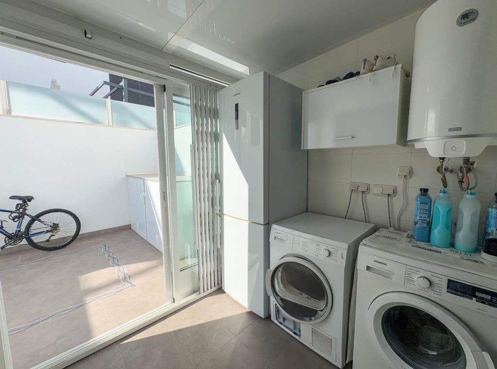 3 bedroom Apartment for sale in Torre de la Horadada with pool - € 430,000 (Ref: 8800668)