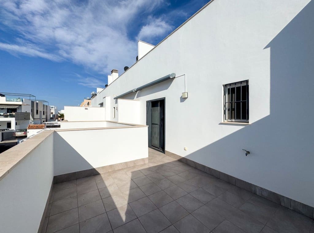3 bedroom Apartment for sale in Torre de la Horadada with pool - € 430,000 (Ref: 8800668)