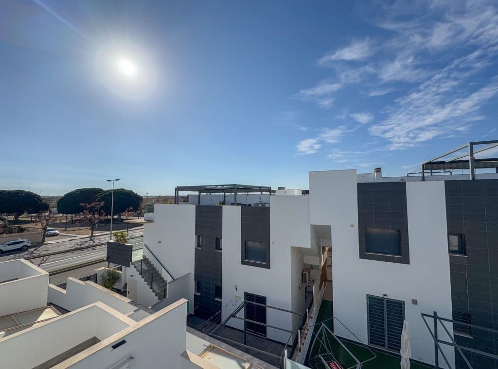 3 bedroom Apartment for sale in Torre de la Horadada with pool - € 430,000 (Ref: 8800668)