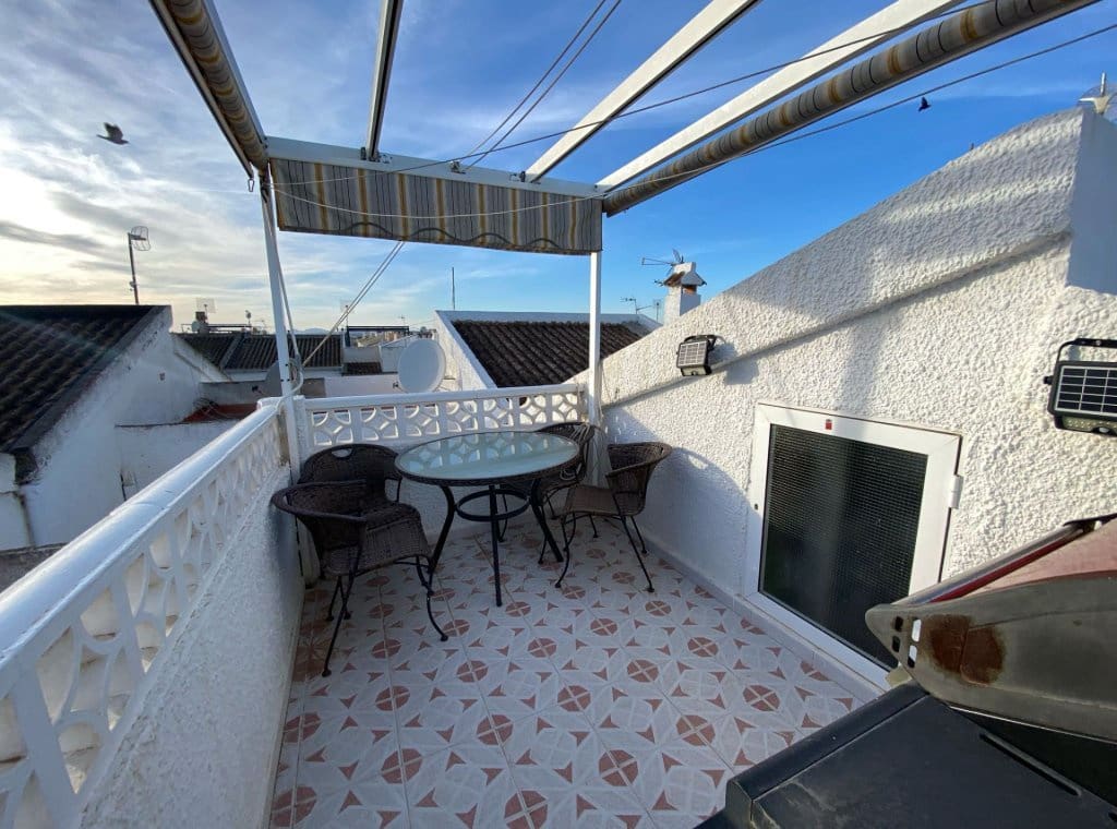 2 bedroom Flat for rent in Torrevieja with pool - € 950 (Ref: 8815428)