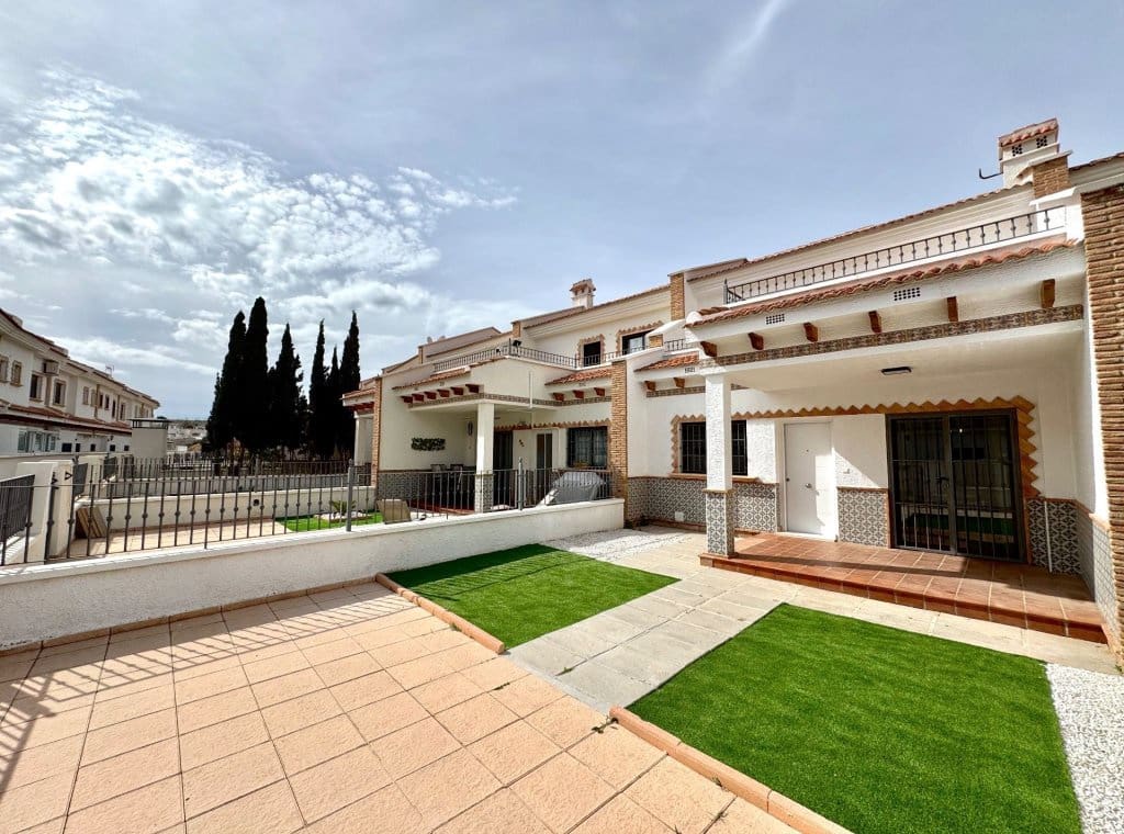 3 chambre Villa/Maison à vendre à San Miguel de Salinas avec piscine - 229 000 € (Ref: 8836341)