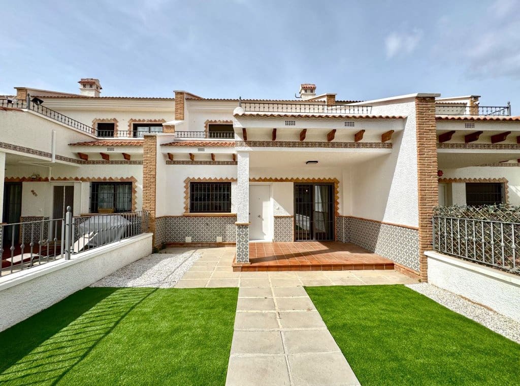 3 chambre Villa/Maison à vendre à San Miguel de Salinas avec piscine - 229 000 € (Ref: 8836341)