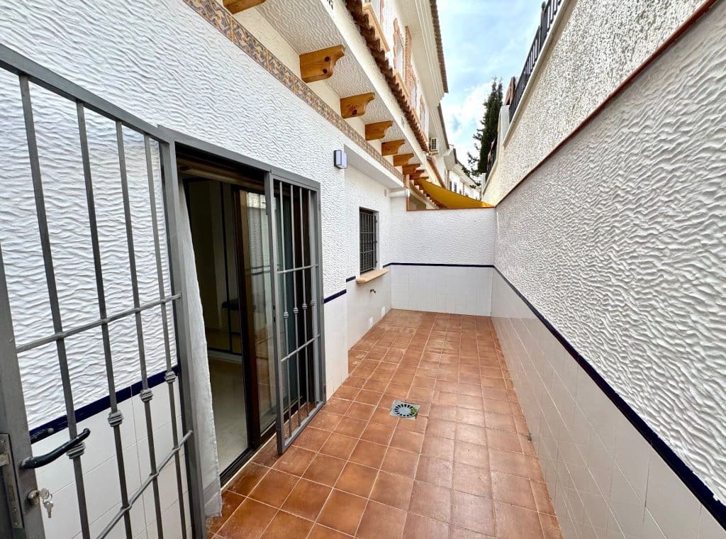 3 chambre Villa/Maison à vendre à San Miguel de Salinas avec piscine - 229 000 € (Ref: 8836341)