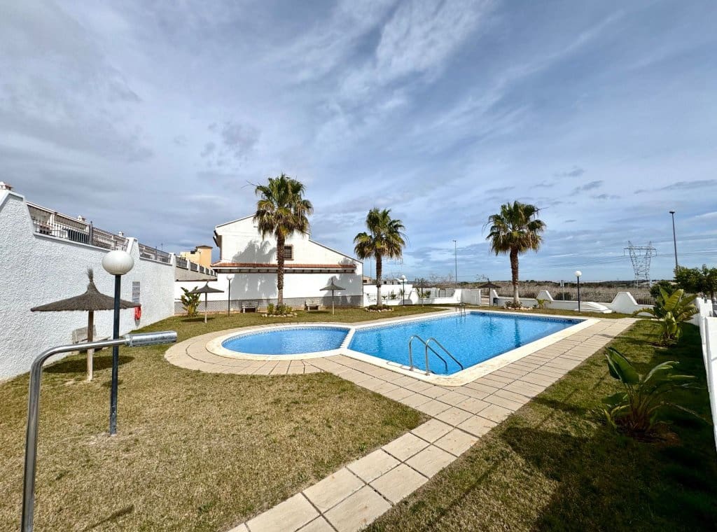 3 chambre Villa/Maison à vendre à San Miguel de Salinas avec piscine - 229 000 € (Ref: 8836341)