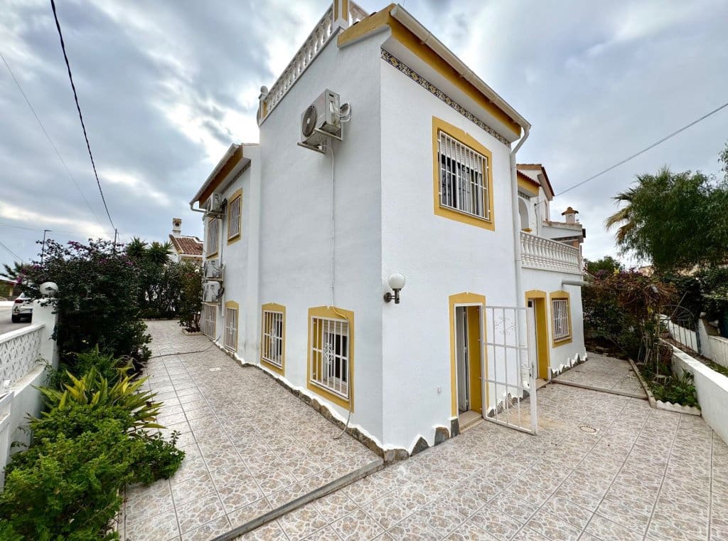 3 soveværelse Villa til leje i Algorfa med swimmingpool - € 1.500 (Ref: 8836343)